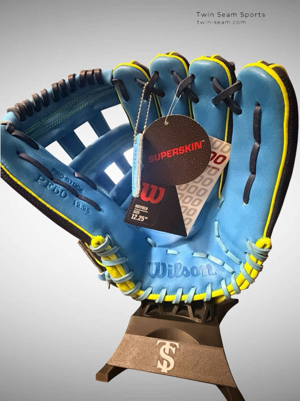 Wilson 2026 A2000 1750SS 12.25 Outfield Baseball Glove - Right Hand Throw
